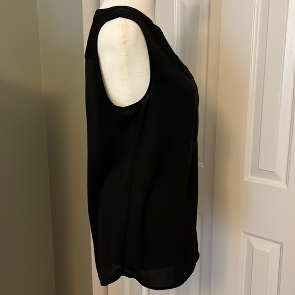 Banana Republic Sleeveless Top - Picture 4 of 7